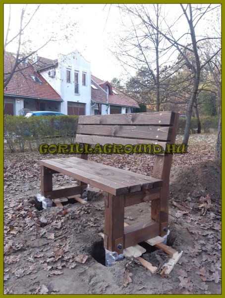Gorillaground , háttámlás kerti pad
